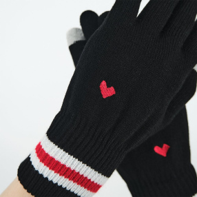 Перчатки черные с сердечком