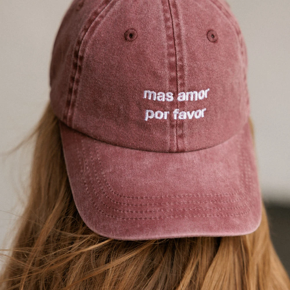 Кепка Friend Function с вышивкой mas amor красная - фото 1
