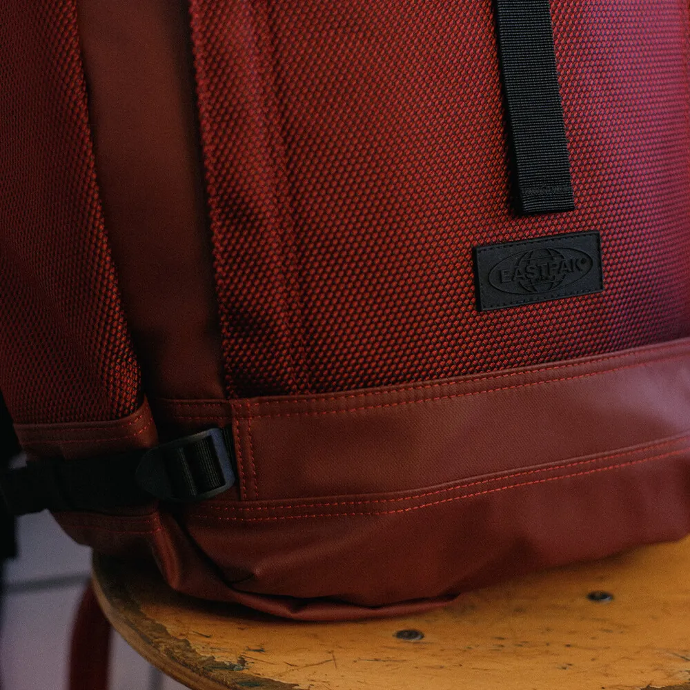 Рюкзак EASTPAK Tecum Roll Cnnct Burgundy - фото 5