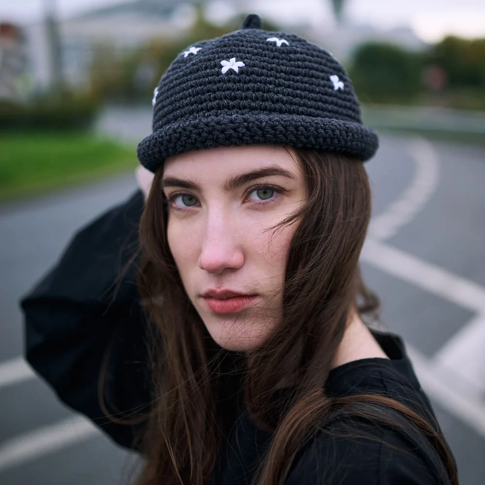 Шапка-докер Friend Function графитовая в цветочек - фото 2
