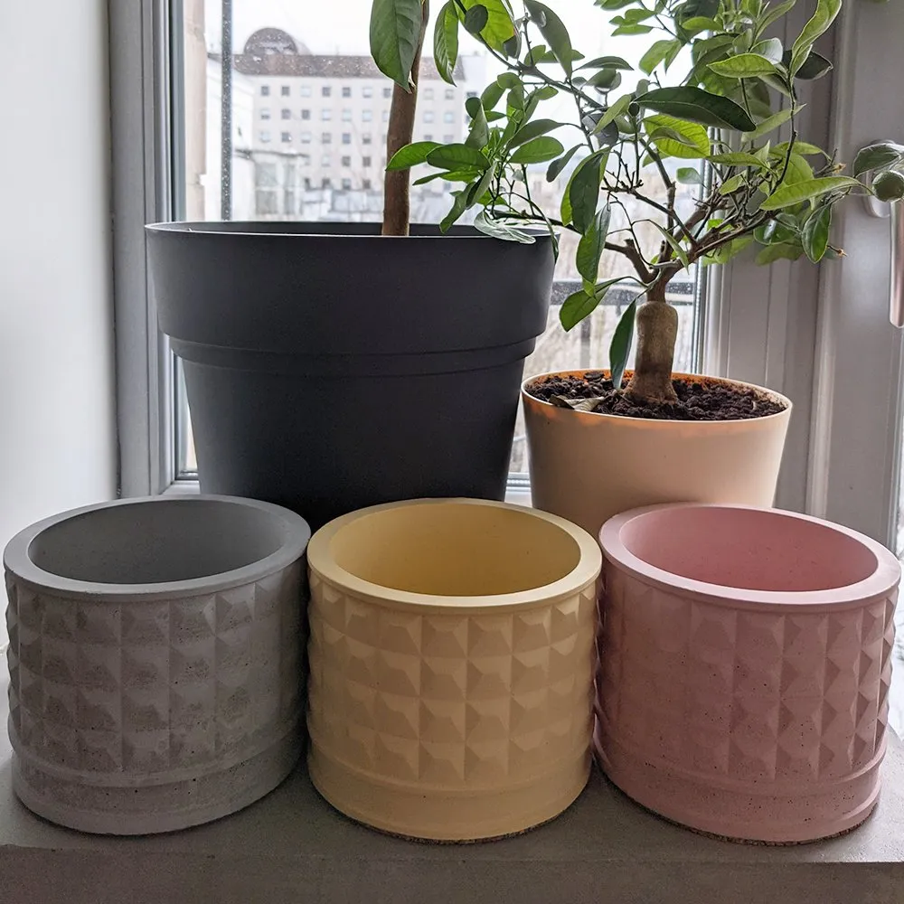 Бетонное кашпо в виде забора ПО-2 серое - фото 7