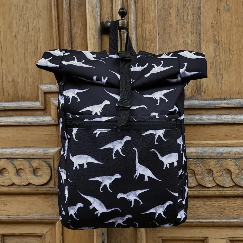 Рюкзак Nikita Gruzovik динозавровый ролтоп черный - фото 1