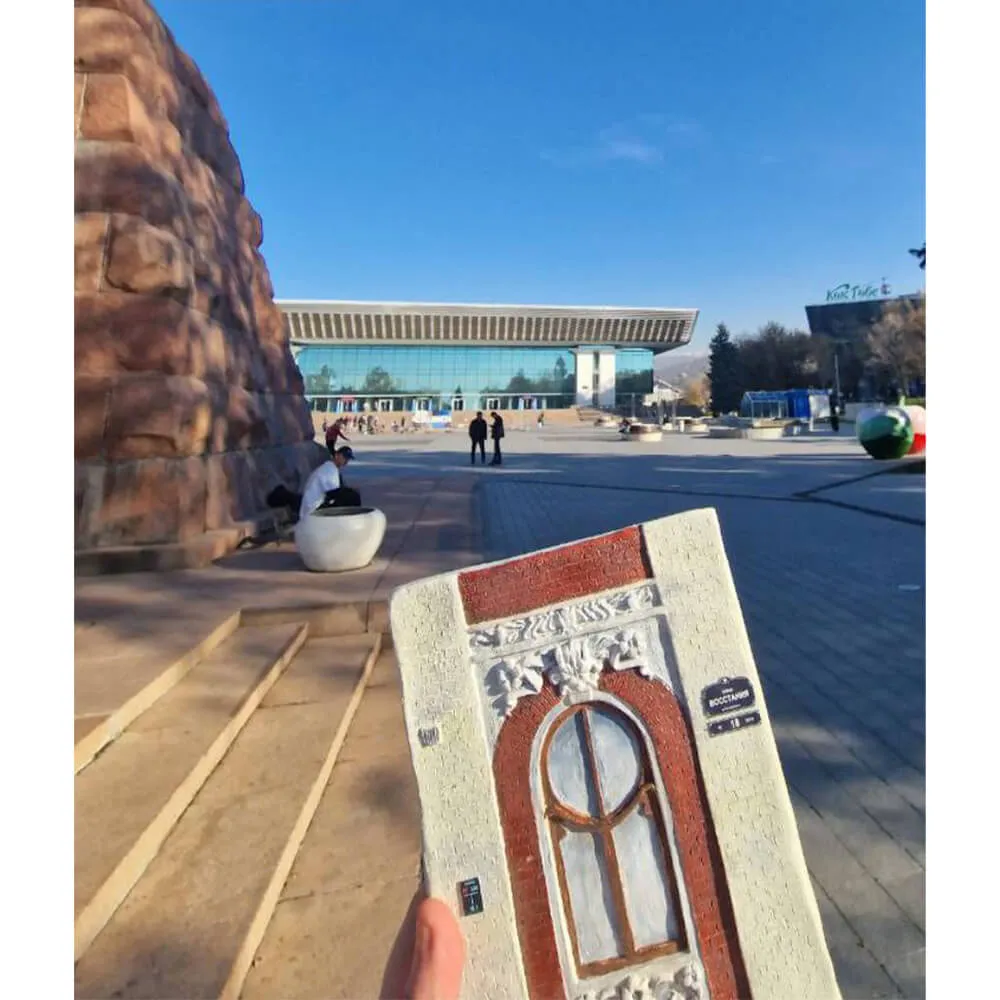 Гипсовое панно Urban Context - Окно доходного дома Муяки - фото 5