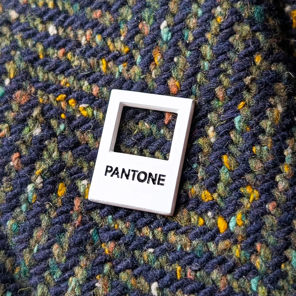 Значок Friend Function Pantone - фото 3