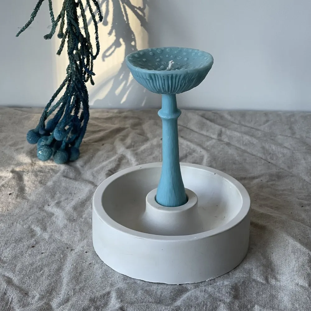 Ароматическая свеча Unification Love Гриб шляпкой вверх сизый - фото 1