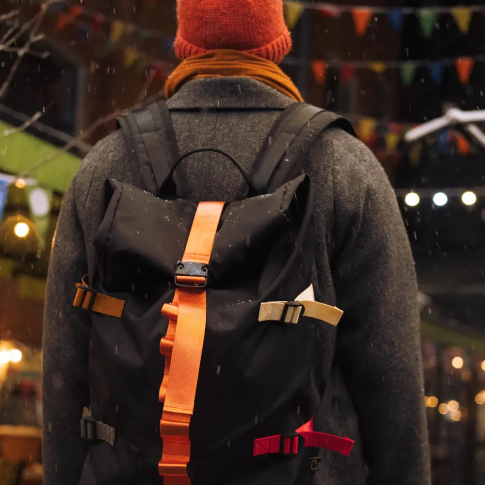 Рюкзак Friend Function роллтоп с цветными стропами - фото 12