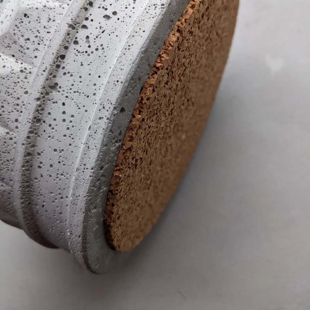 Бетонное кашпо в виде забора ПО-2 серое - фото 6