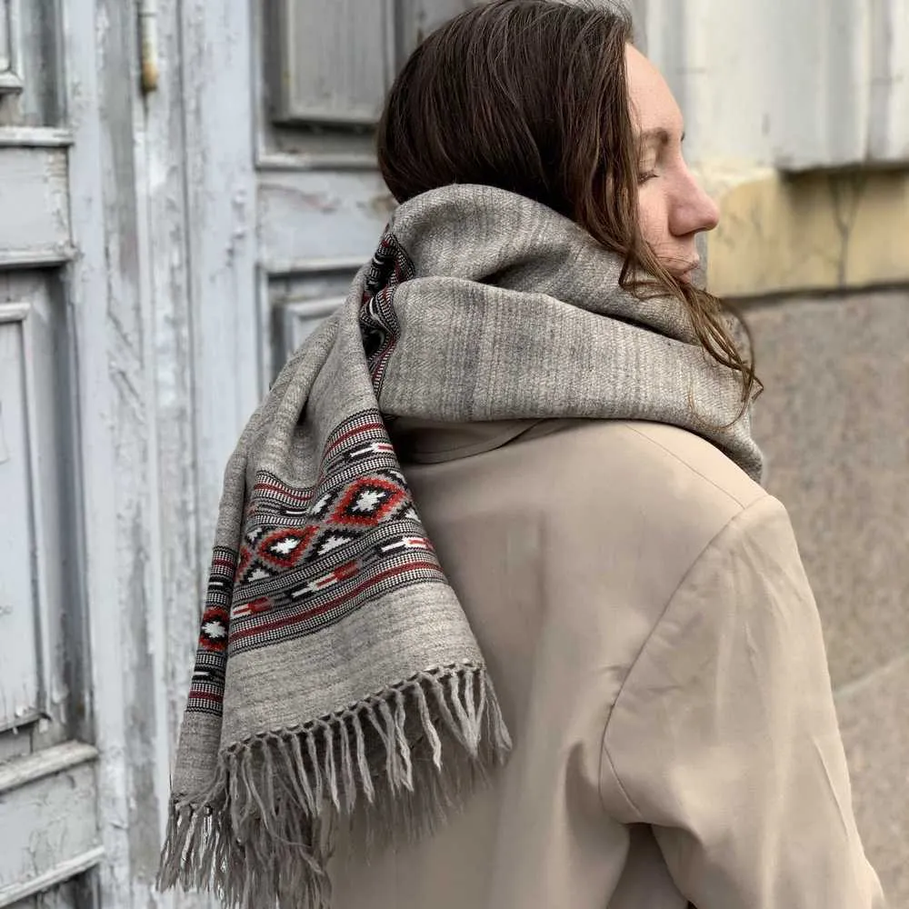 Большой шерстяной шарф Grey Melange Christmas Folk - фото 3