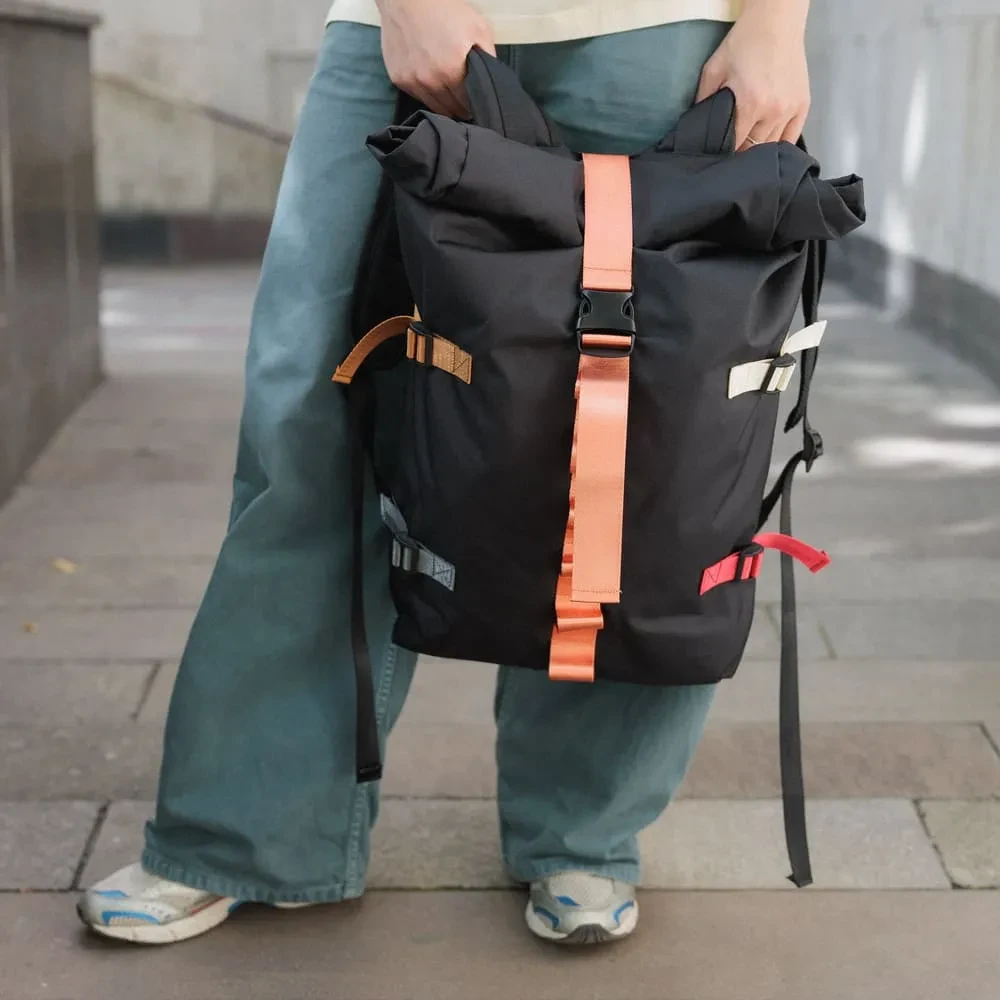 Рюкзак Friend Function роллтоп с цветными стропами - фото 2