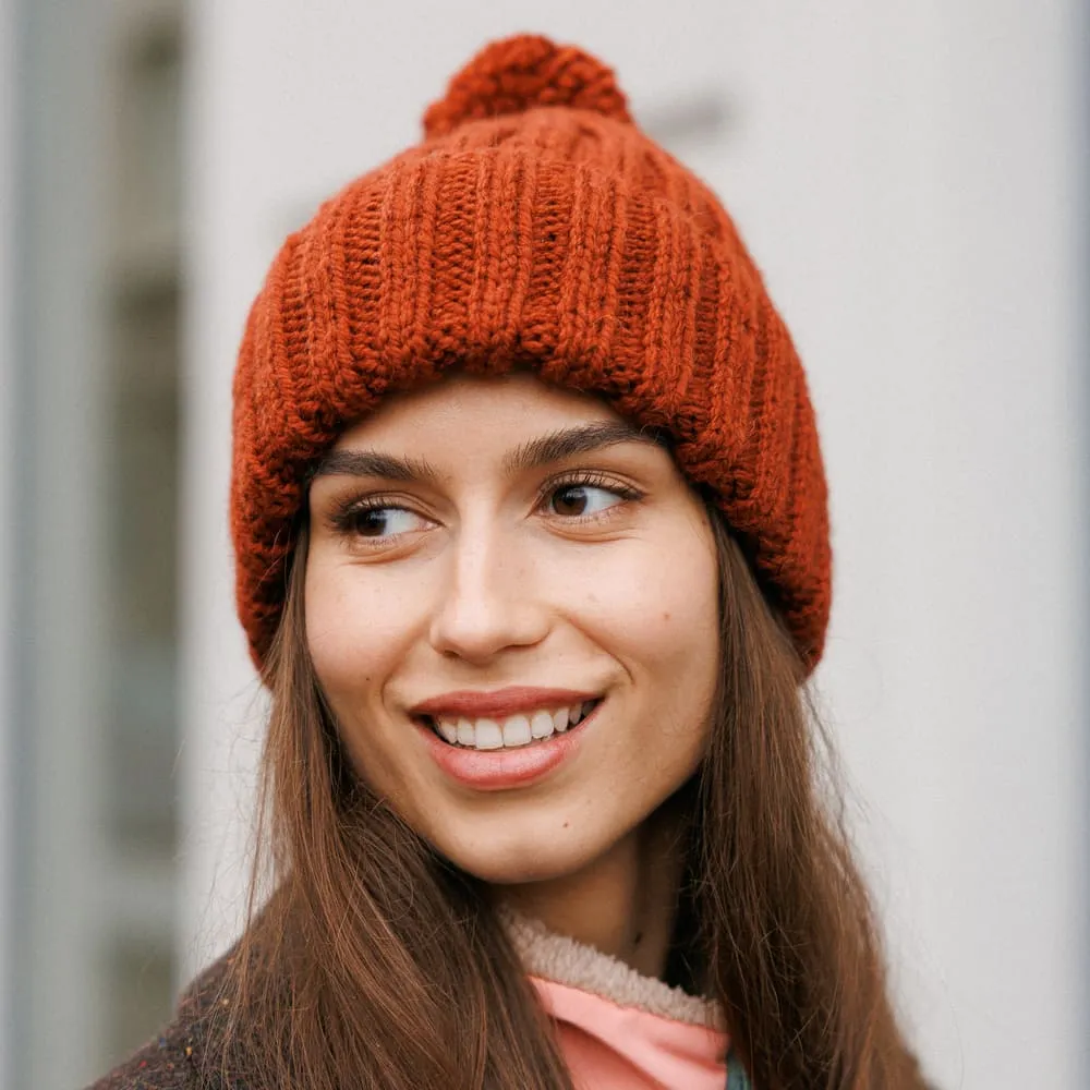 Шапка шерстяная с помпоном Friend Function Крупной Вязки Терракотовая - фото 1