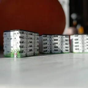 Фигурка Панелька миниатюрная