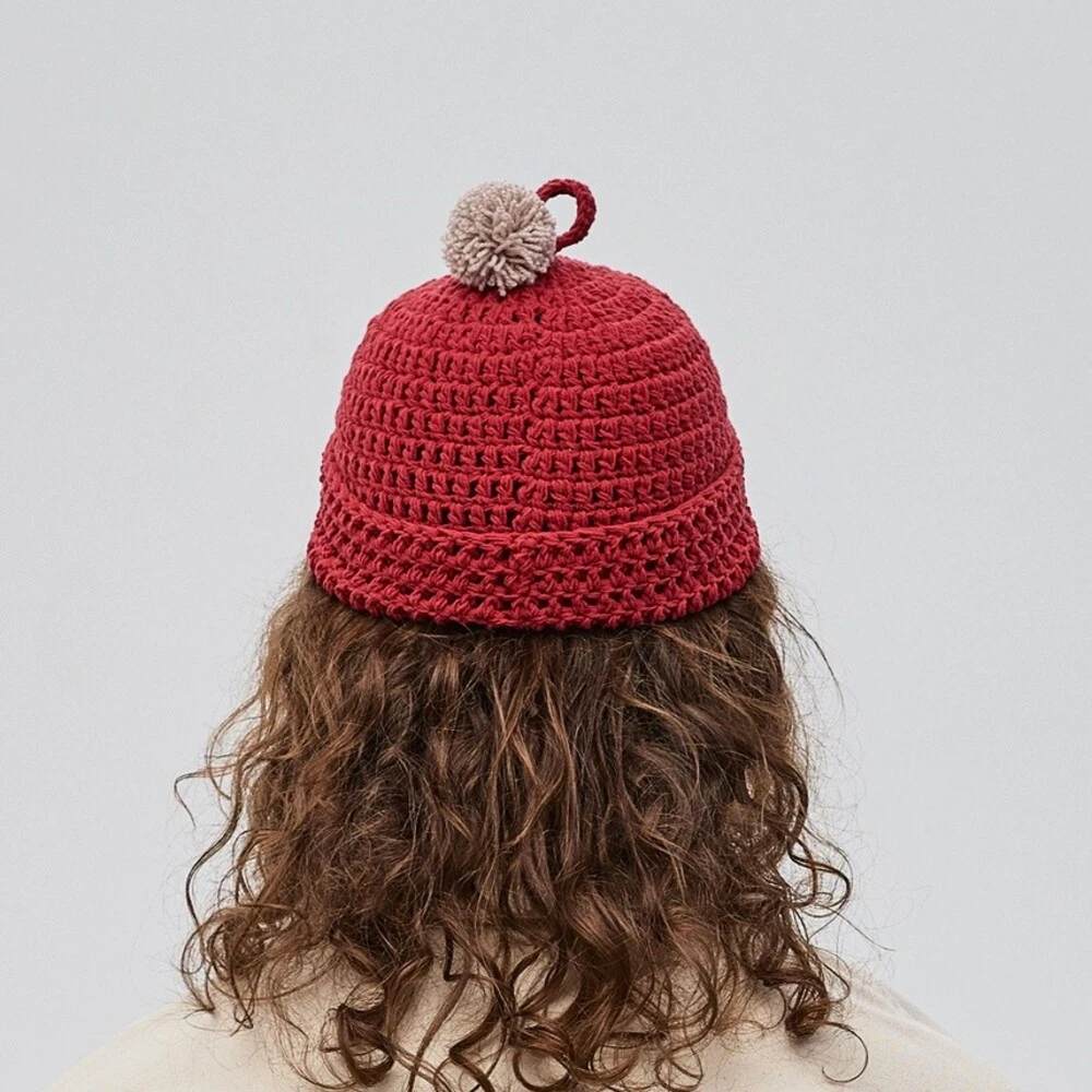 Шапка CHECK YA HEAD красная с помпоном 26222/33 - фото 3