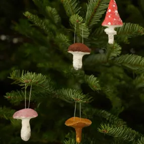 Ватная елочная игрушка - набор разных грибочков (4 шт.)