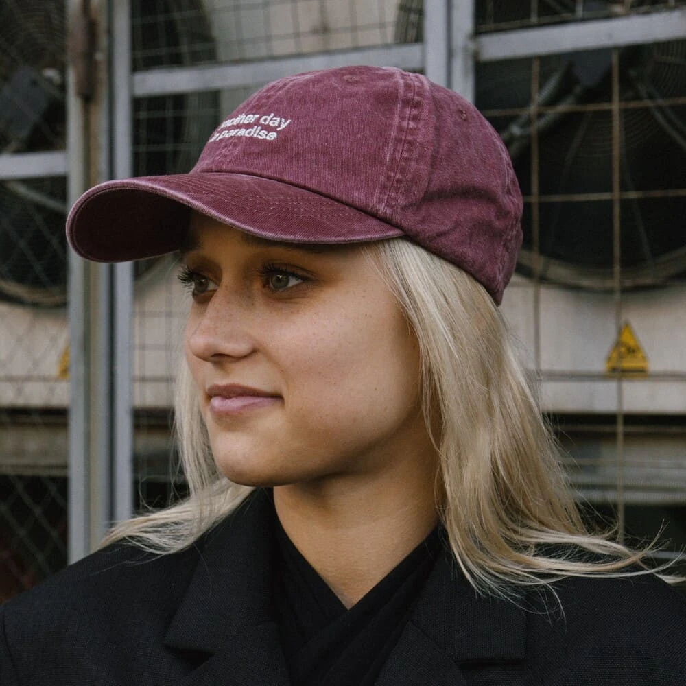 Кепка Friend Function another day in paradise вишневая с серебряной нитью - фото 7