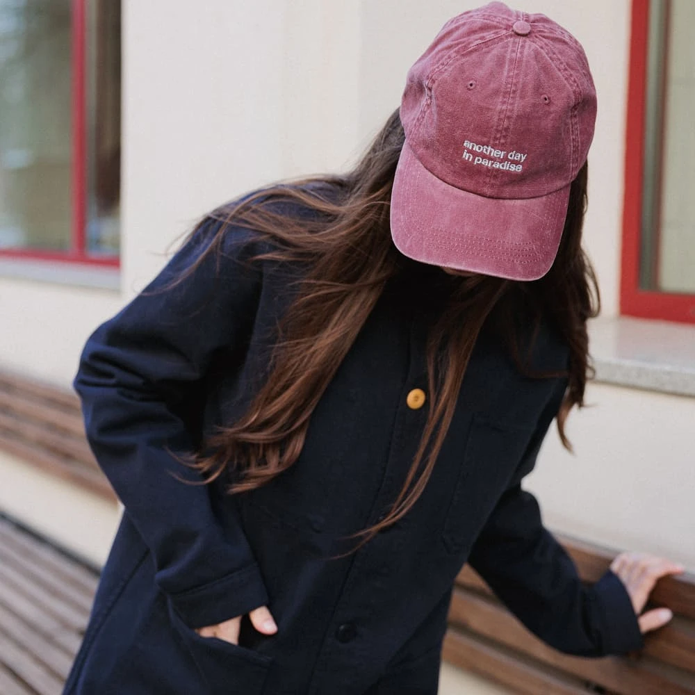 Кепка Friend Function another day in paradise вишневая с серебряной нитью - фото 2