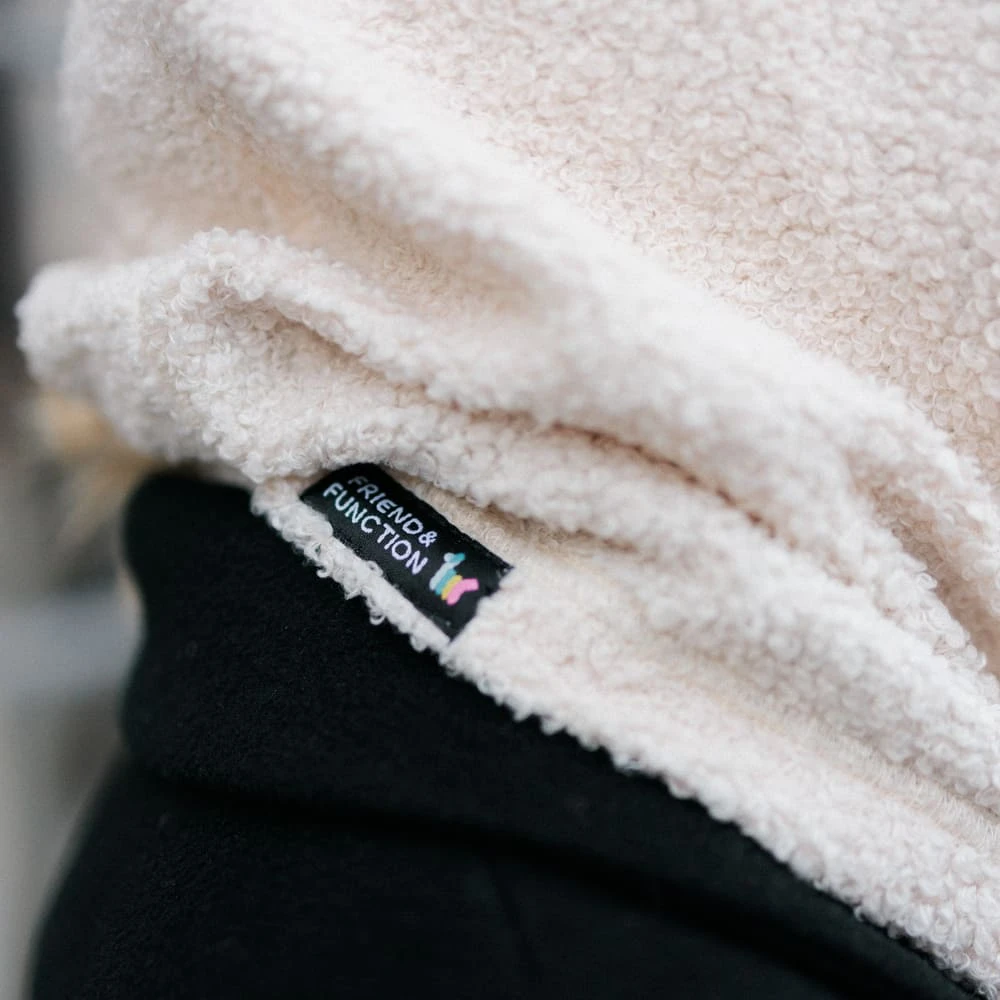 Капюшон Friend Function барашковый молочный с ушками - фото 7