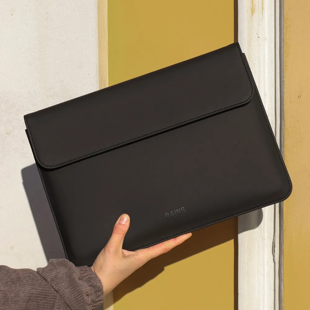 Непромокаемый чехол для ноутбука Rains Laptop Portfolio черный - фото 1