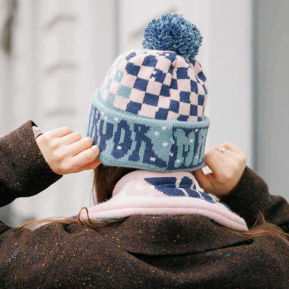 Шапка с помпоном Friend Function Mas Amor Por Favor - фото 3