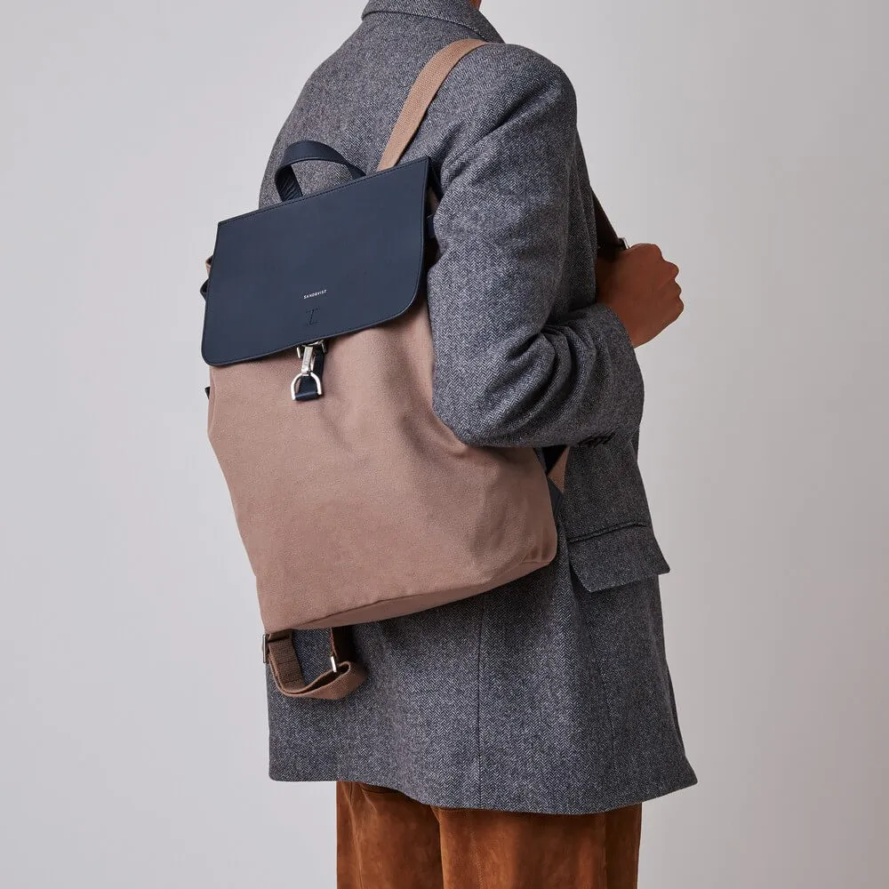 Рюкзак Sandqvist Alva Metal Hook Earth Brown Navy - фото 1