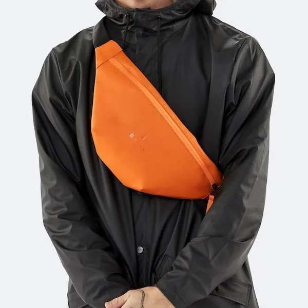 Сумка на пояс Rains Bum Bag оранжевая - фото 1