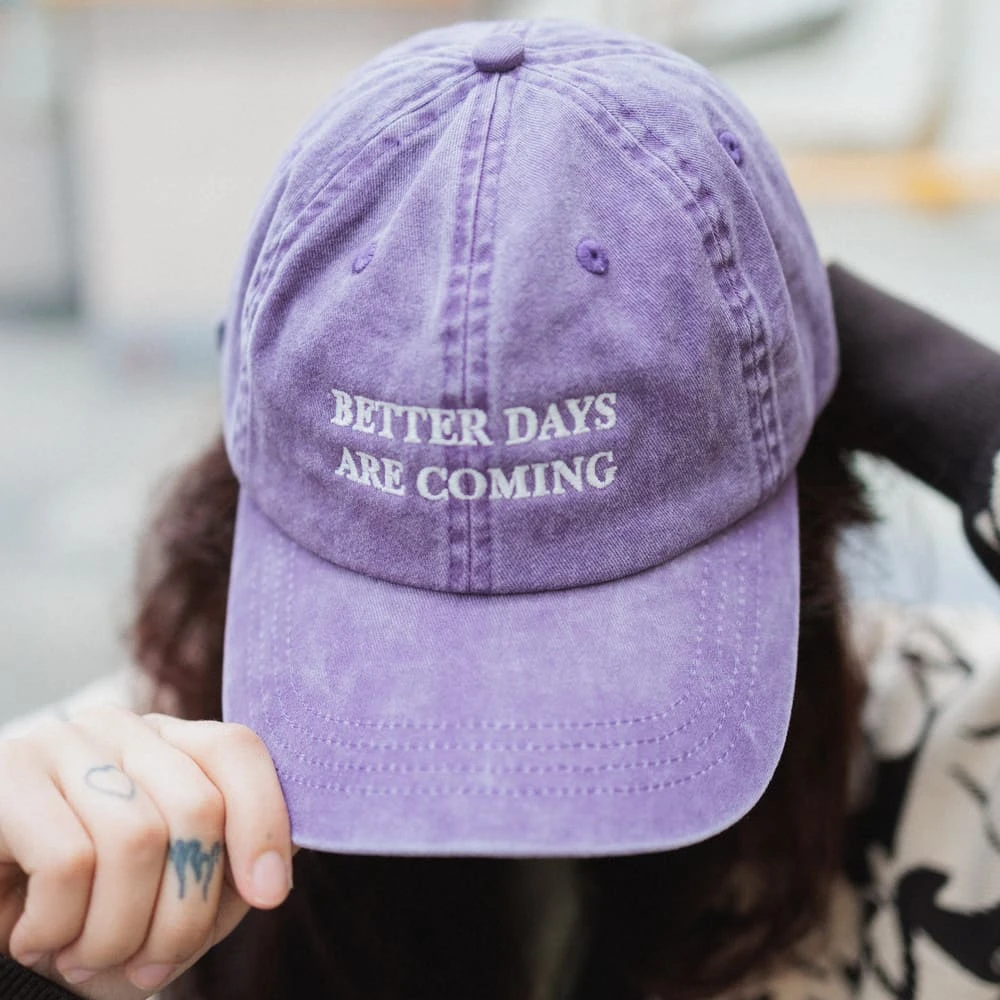Кепка Friend Function Better days are coming фиолетовая со светонакопительной нитью - фото 1