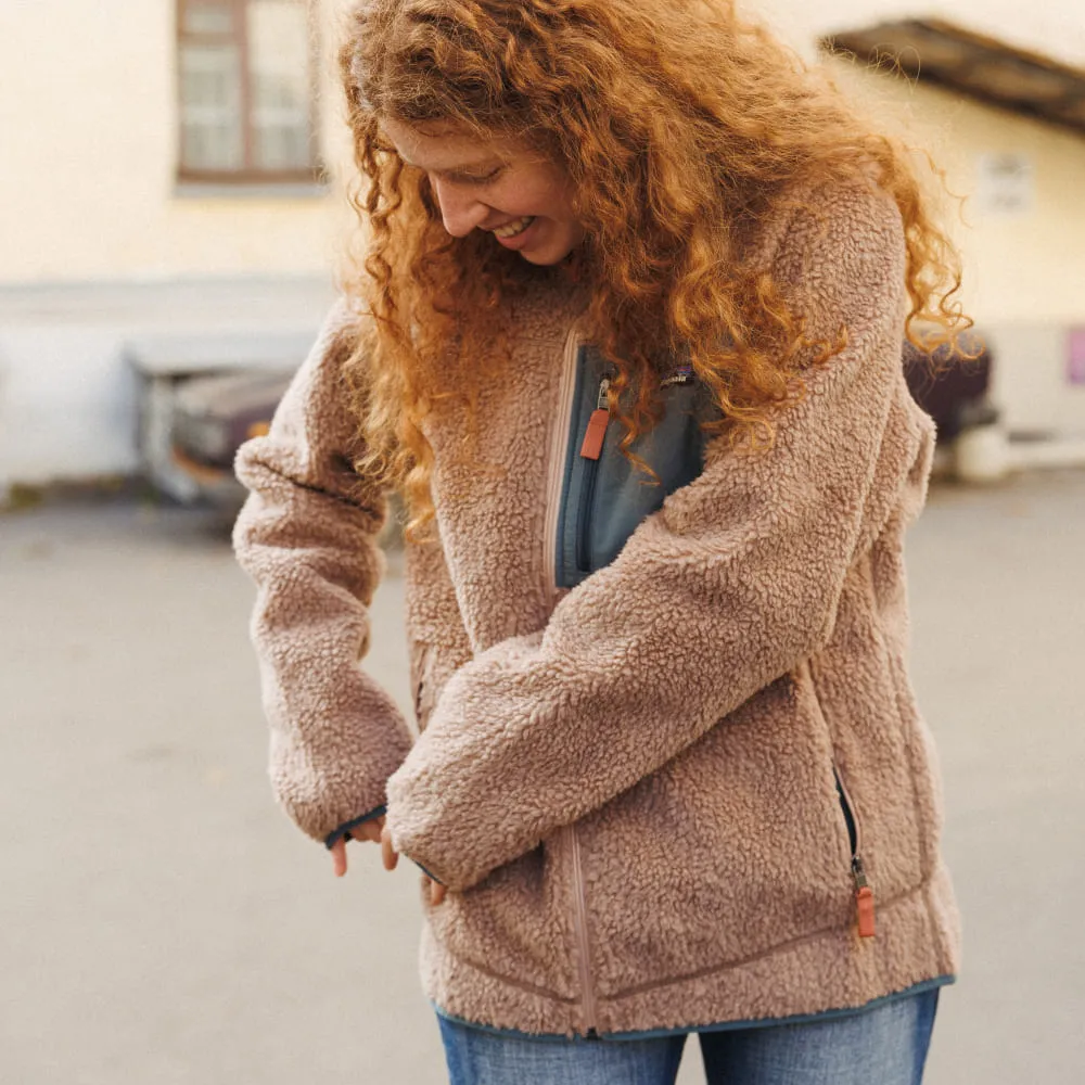 Флиска Patagonia женская Classic Retro-X Fleece Jacket pampas tan - nouveau green - фото 6