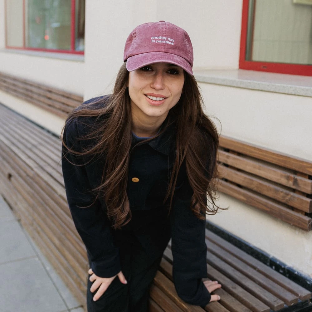 Кепка Friend Function another day in paradise вишневая с серебряной нитью - фото 3