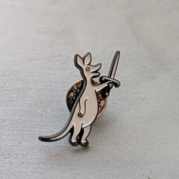 Значок Подписные издания Муми-тролли Снифф с мечом - фото 1