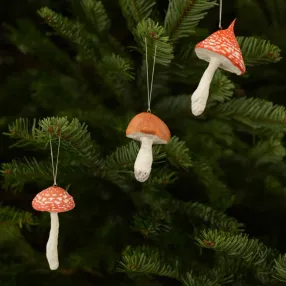 Набор елочных игрушек: мухомор с острой шляпкой, белый гриб, мухомор обычный