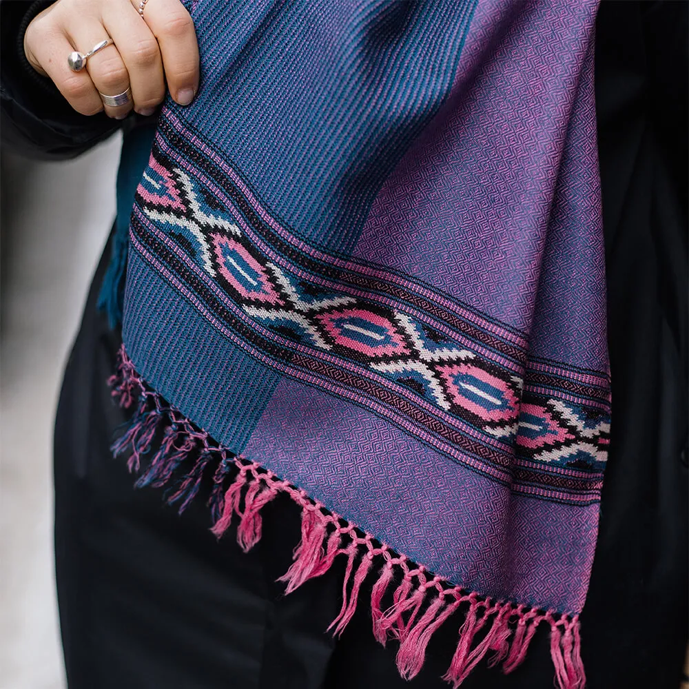 Большой шерстяной шарф Dark Orchid Folk - фото 2