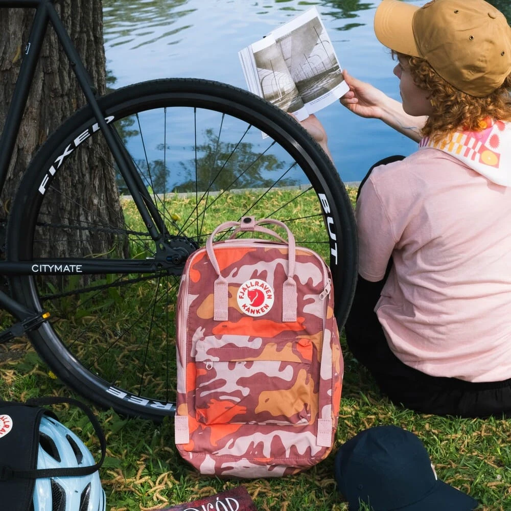 Рюкзак Fjallraven Kanken Graphics Laptop 15 Nimbus Blue - Hidden Animals - фото 2