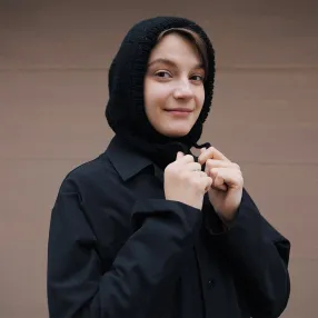 Вязаный капор капюшон Friend Function черный