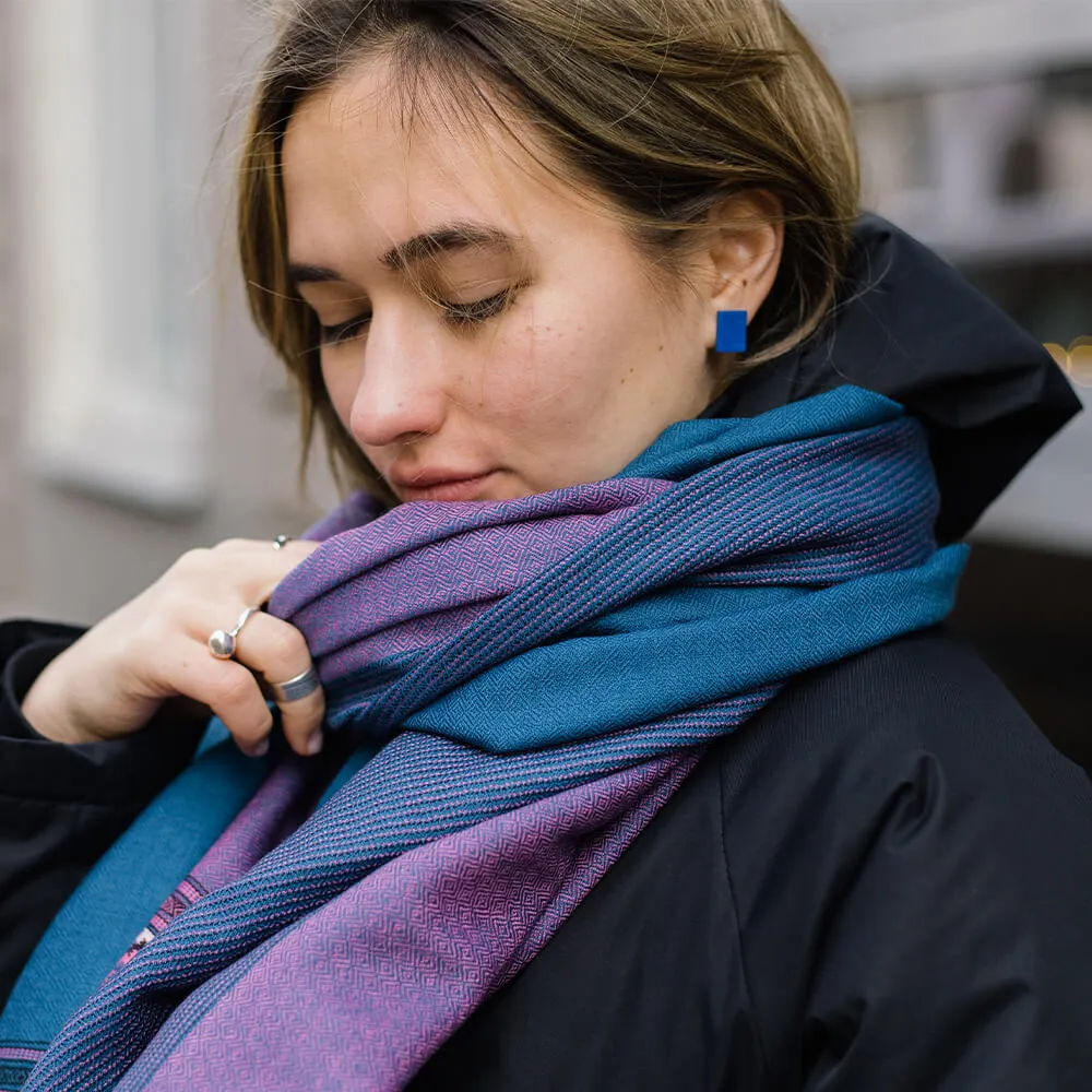 Большой шерстяной шарф Dark Orchid Folk - фото 6