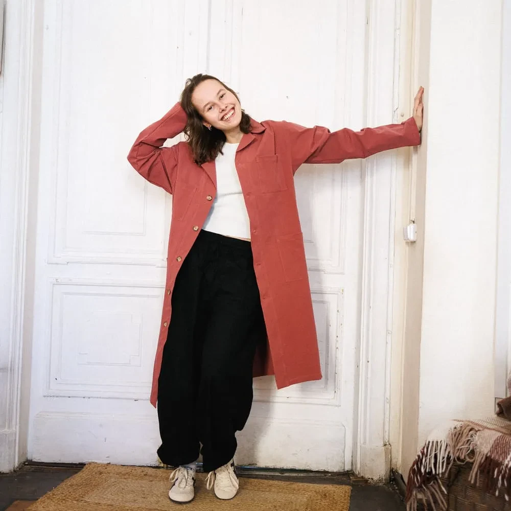 Рабочий халат Friend Function розовый и лаконичный - фото 1