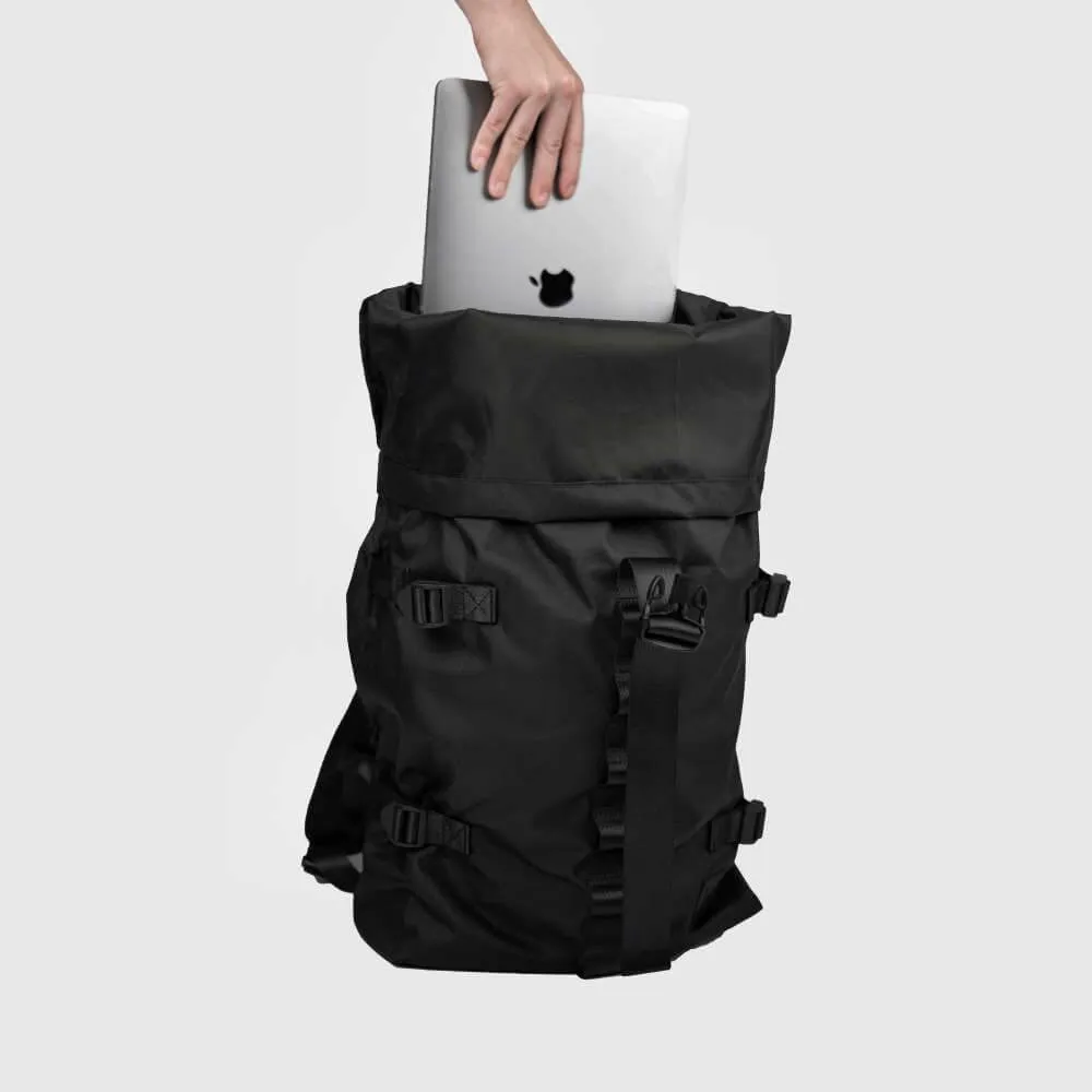 Рюкзак Молодость Roll Top черный - фото 10