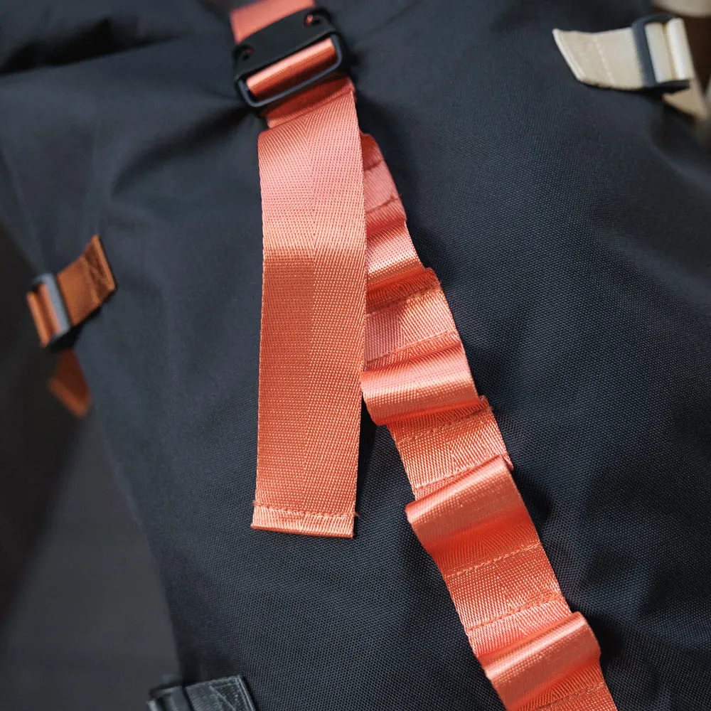 Рюкзак Friend Function роллтоп с цветными стропами - фото 6