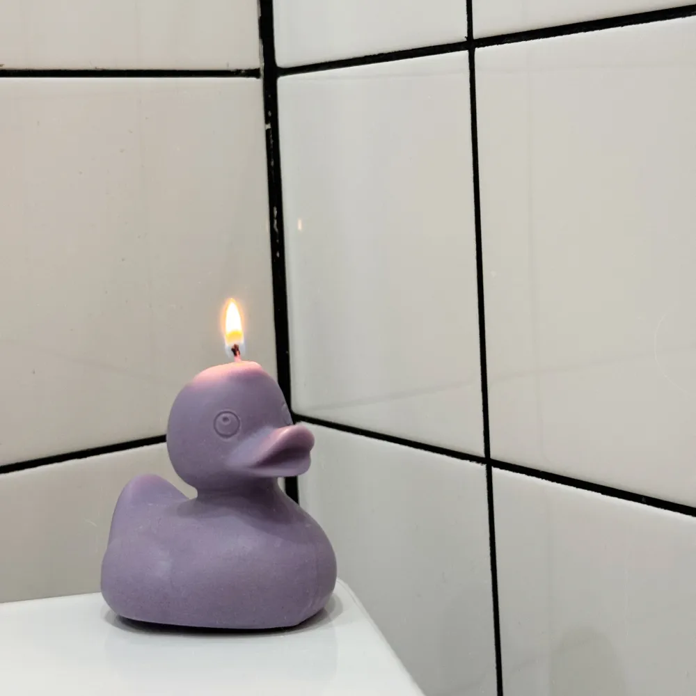 Ароматическая свеча Unification Love Уточка лиловый - фото 1