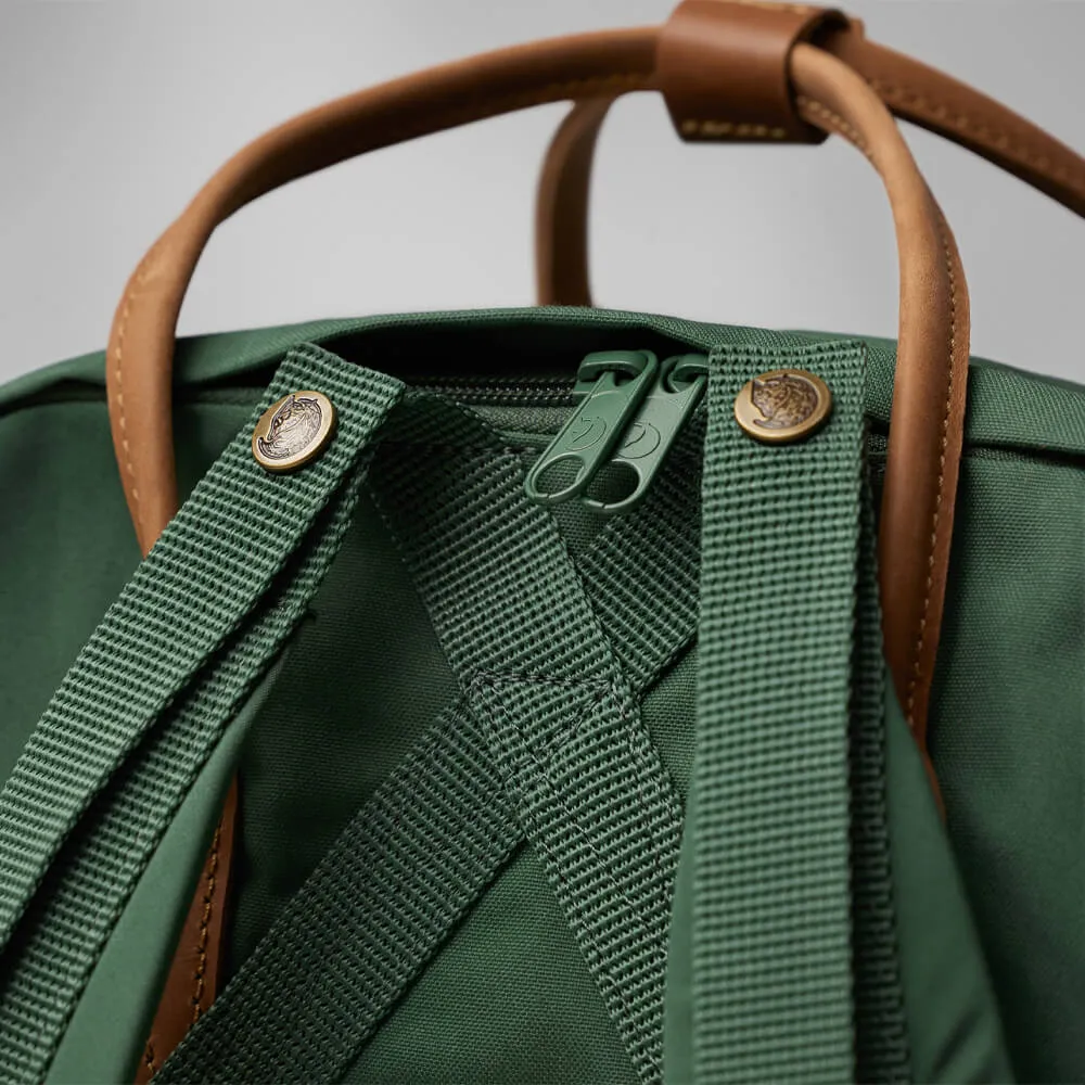 Рюкзак Fjallraven Kanken No2 Laptop 15 Deep Patina (679) - фото 9