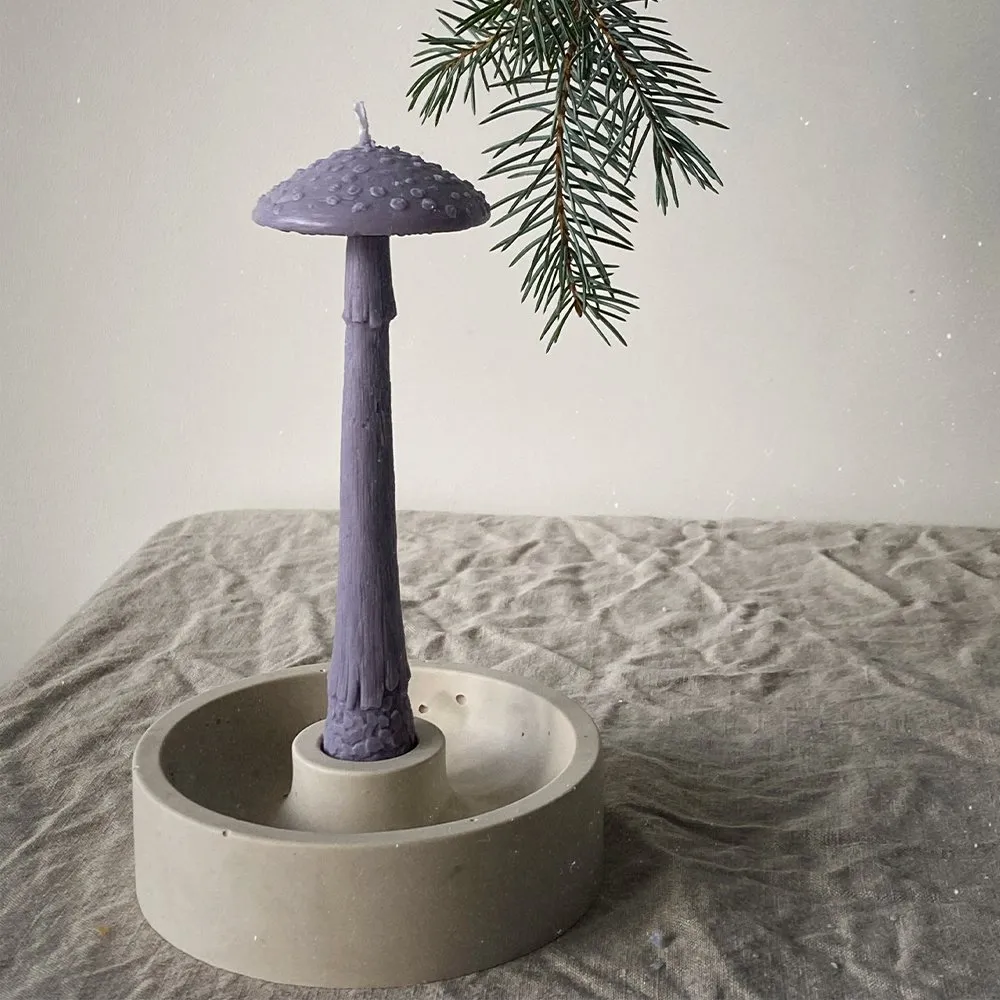 Ароматическая свеча Unification Love Гриб шляпкой вниз лиловый - фото 1