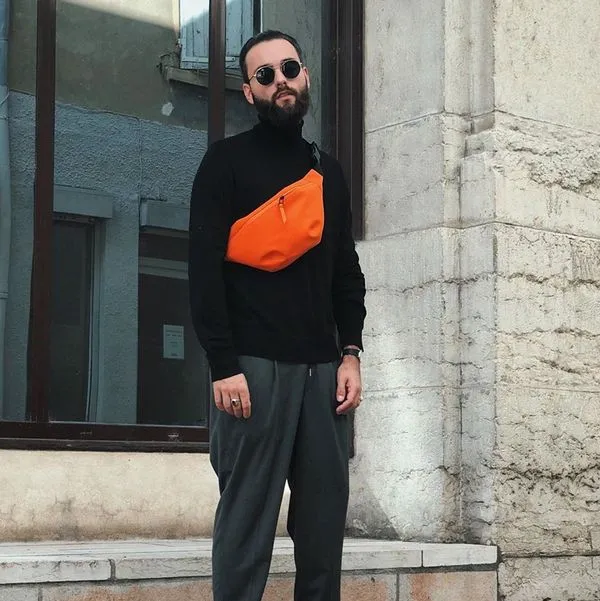 Сумка на пояс Rains Bum Bag оранжевая - фото 5