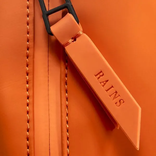 Сумка на пояс Rains Bum Bag оранжевая - фото 3
