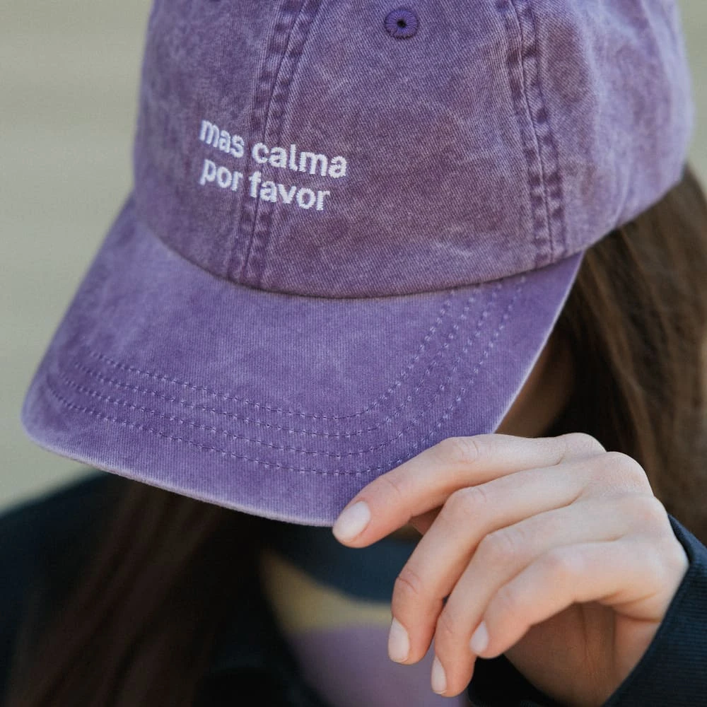 Кепка Friend Function Mas Calma Por Favor фиолетовая - фото 1