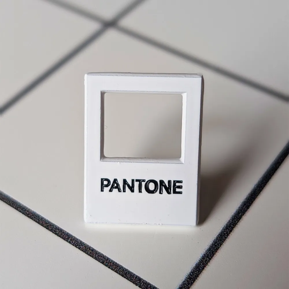 Значок Friend Function Pantone - фото 1