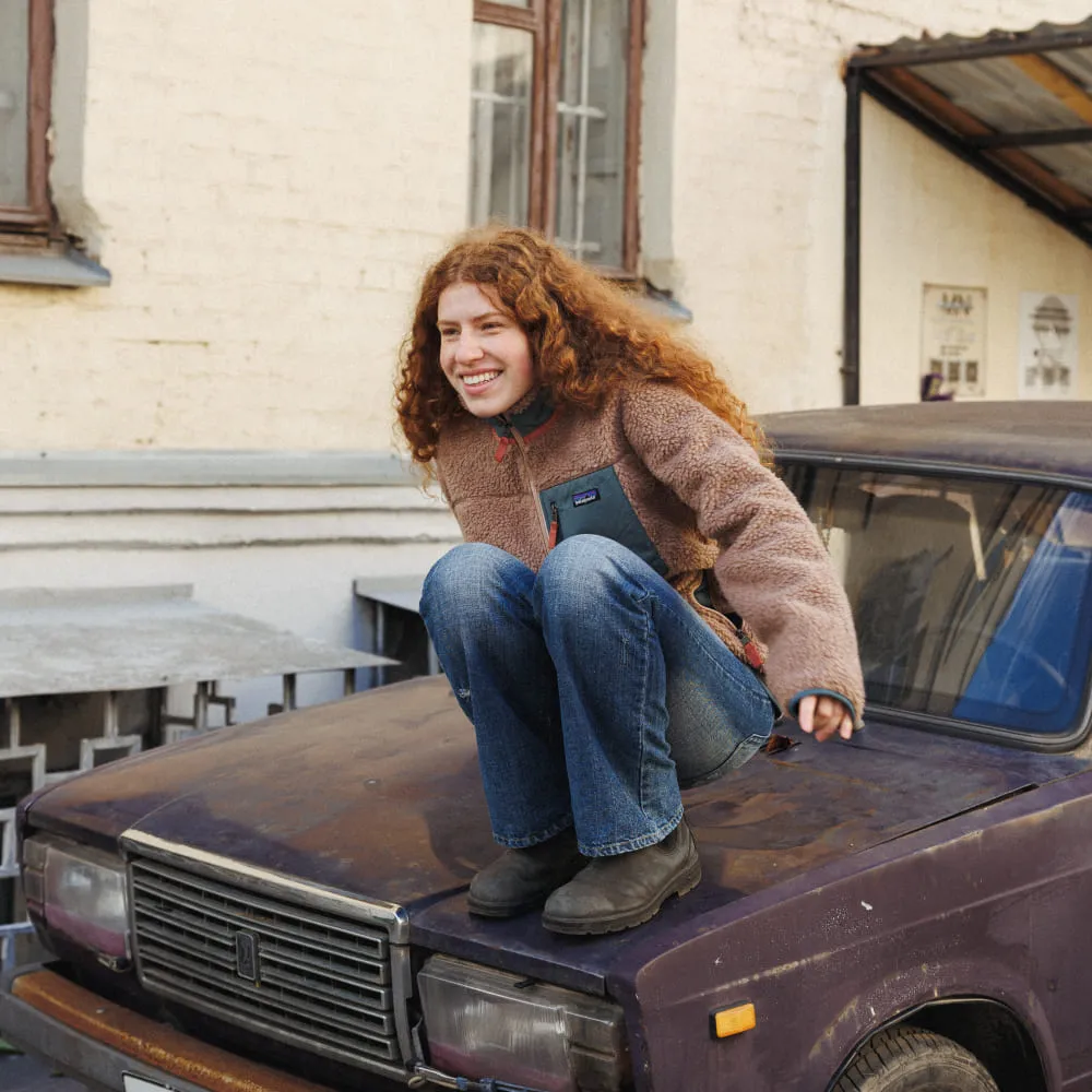 Флиска Patagonia женская Classic Retro-X Fleece Jacket pampas tan - nouveau green - фото 11