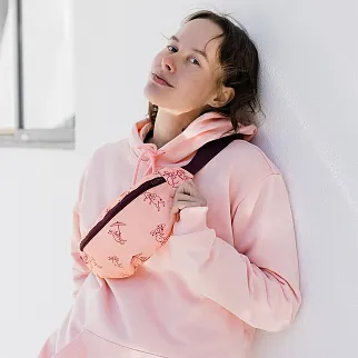 Сумка на пояс Friend Function Беспокойные зайцы светло-розовая