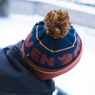 Шапка Fjallraven Pom Hat Autumn Leaf / Dark Navy