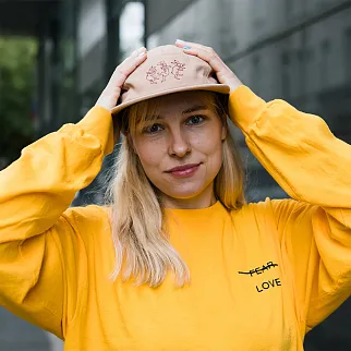 Кепка Friend Function Беспокойные зайцы бежевая