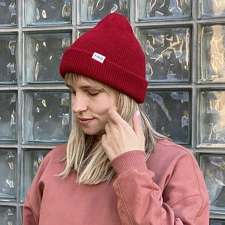 Шапка-бини Friend Function красная