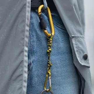 Карабин со шнурком ACK ITEMS (разные цвета)