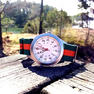 Часы HWG - красно-синий ремешок